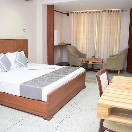 K27 Premier Backpackers Vandrehjem Dar es Salaam Eksteriør billede