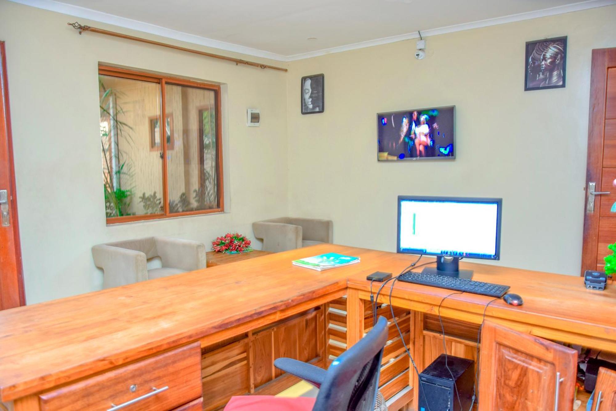 K27 Premier Backpackers Vandrehjem Dar es Salaam Eksteriør billede