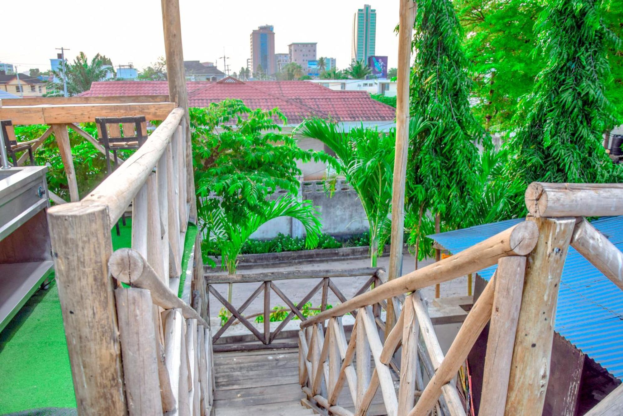 K27 Premier Backpackers Vandrehjem Dar es Salaam Eksteriør billede