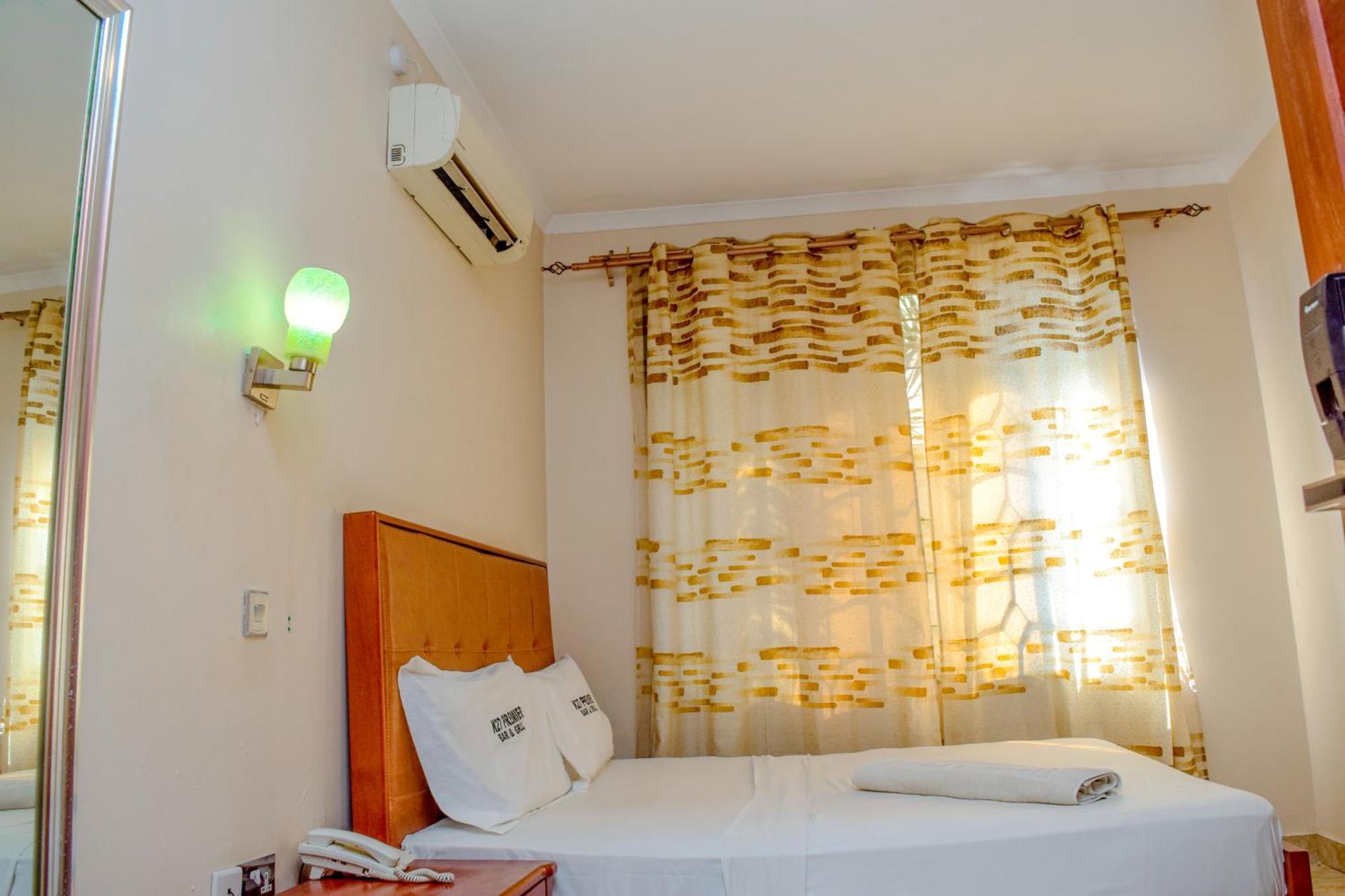 K27 Premier Backpackers Vandrehjem Dar es Salaam Eksteriør billede