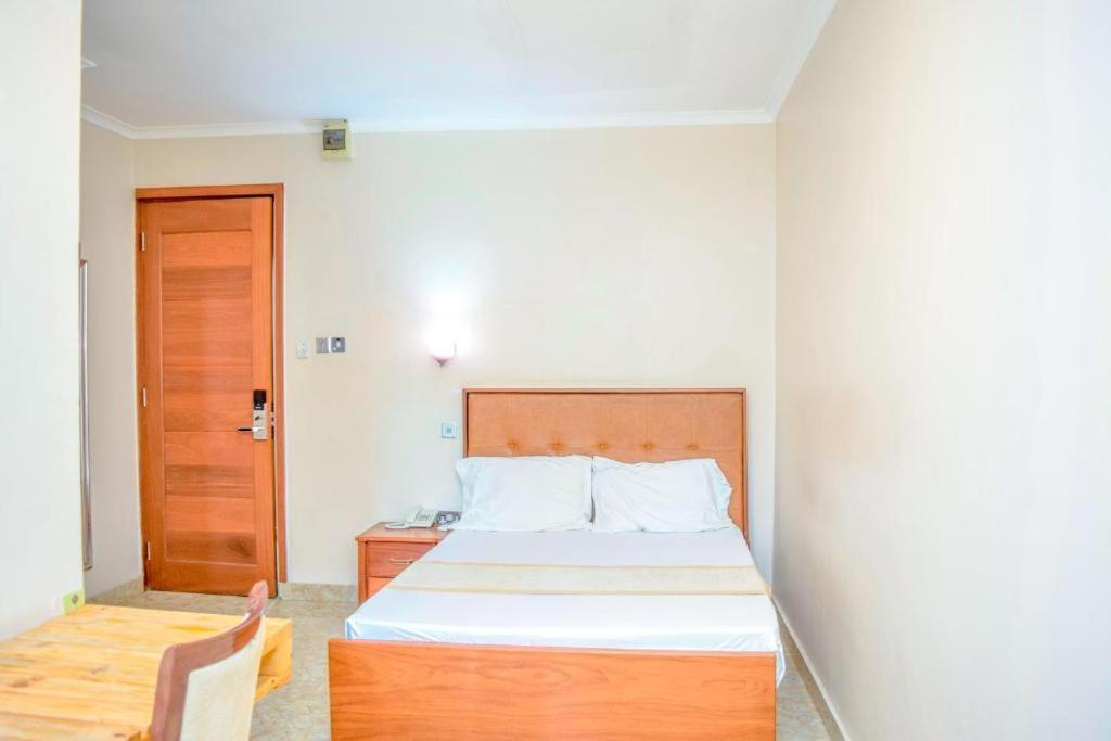K27 Premier Backpackers Vandrehjem Dar es Salaam Eksteriør billede